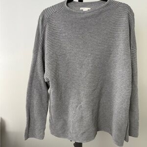 H&M • Ribbed Gray Crewneck Sweater • Women’s Size L
